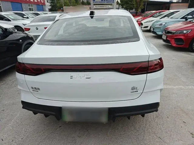 BYD Qin L — Фото автомобиля 5