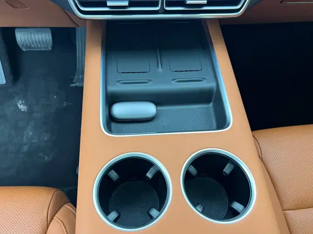 Li Auto L7 — Фото автомобиля 14