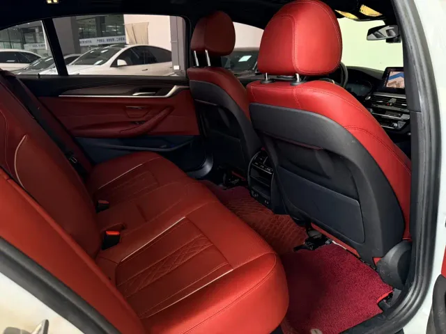 BMW 5 Series — Фото автомобиля 15