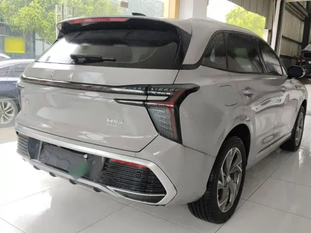 Hongqi HS3 PHEV — Фото автомобиля 4