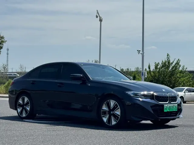 BMW i3 — Фото автомобиля 3