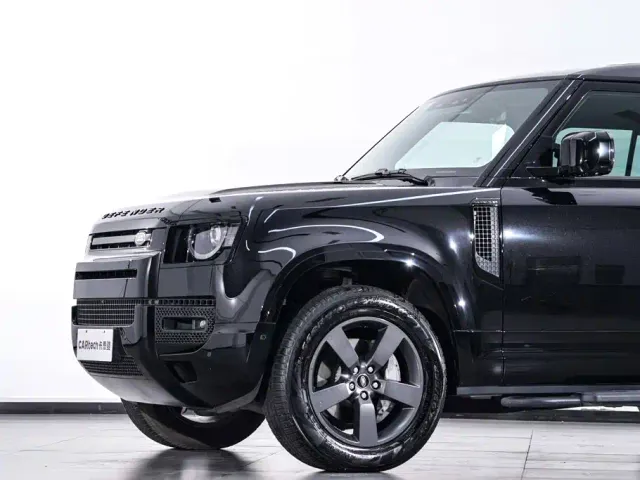Land Rover Defender — Фото автомобиля 5