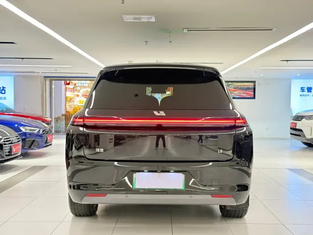 Li Auto L8 — Фото автомобиля 6