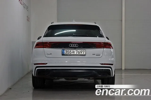 Audi Q8 55 TFSI quattro Premium — Фото автомобиля 4