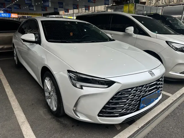 Buick Regal — Фото автомобиля 2