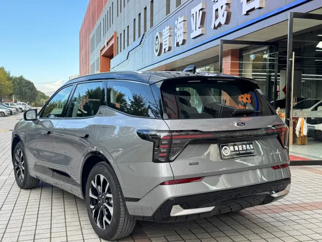 Ford Edge — Фото автомобиля 16