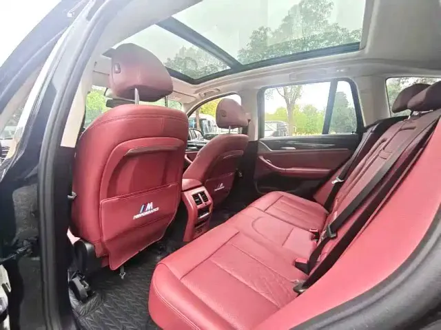 BMW iX3 — Фото автомобиля 4