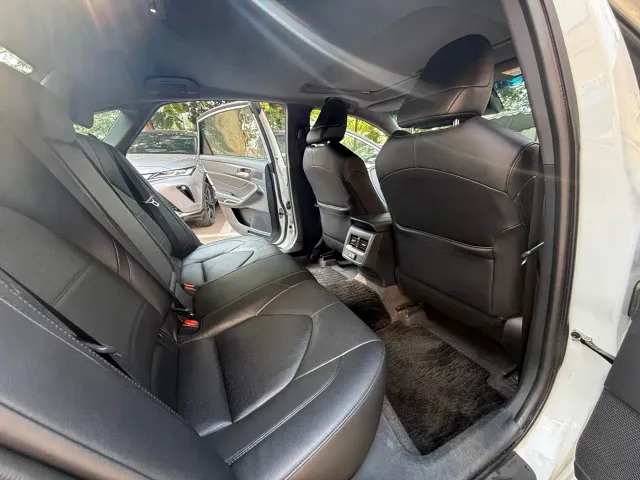 Toyota Avalon — Фото автомобиля 10