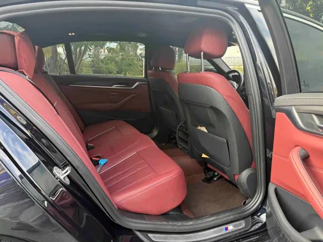 BMW 5 Series — Фото автомобиля 5