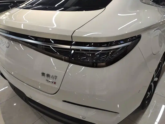 BYD Seal 07 DM-i — Фото автомобиля 7