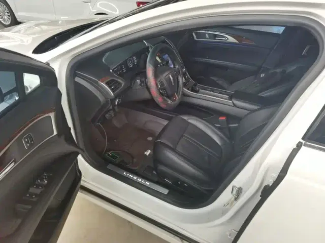 Lincoln MKZ — Фото автомобиля 15