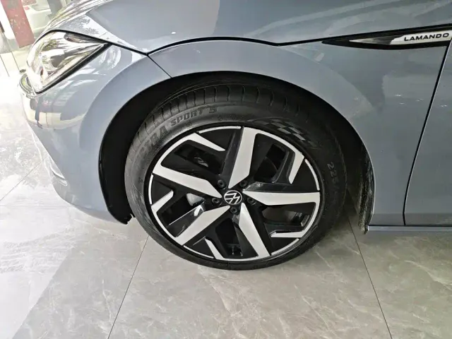 Volkswagen Lamando — Фото автомобиля 24