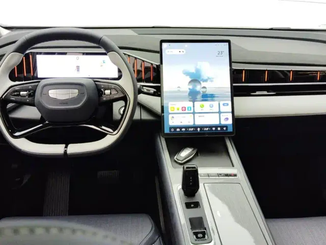 Geely Boyue L — Фото автомобиля 12