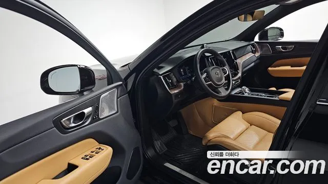 Volvo XC60 2nd Gen — Фото автомобиля 15