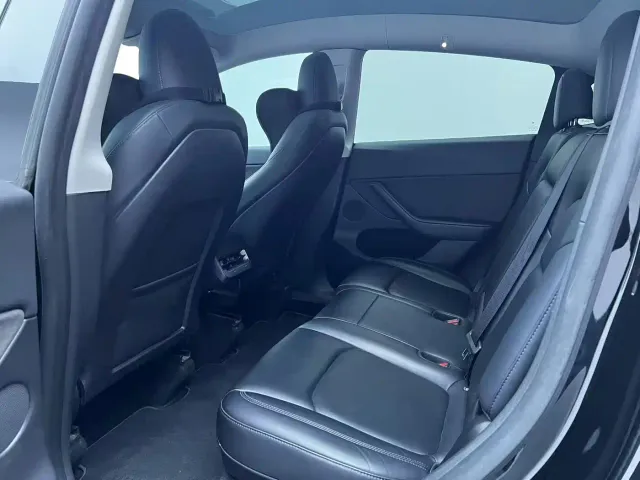 Tesla Model Y — Фото автомобиля 5