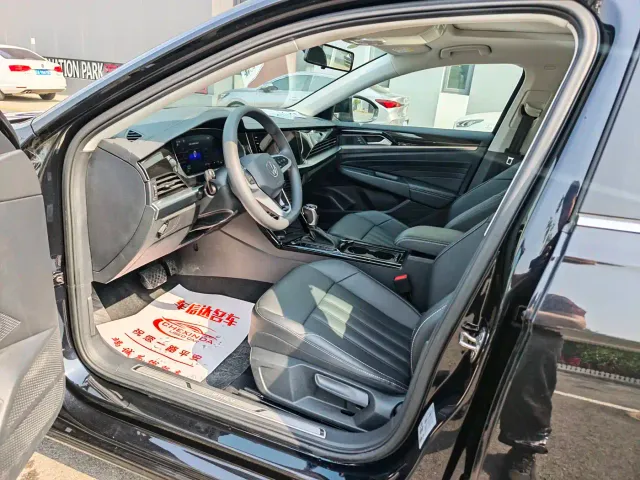 Volkswagen Passat — Фото автомобиля 4