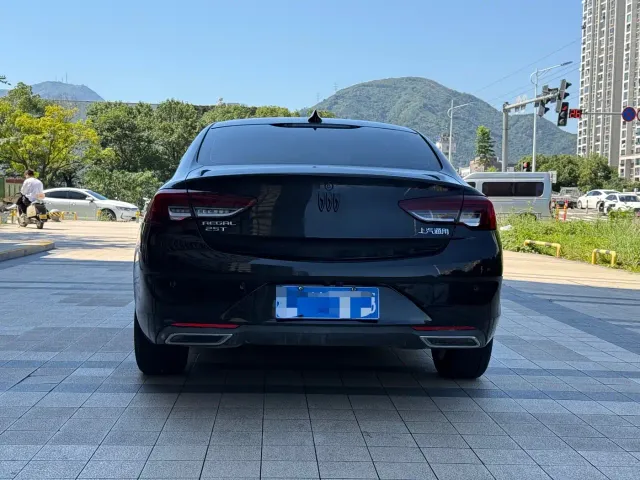 Buick Regal — Фото автомобиля 13
