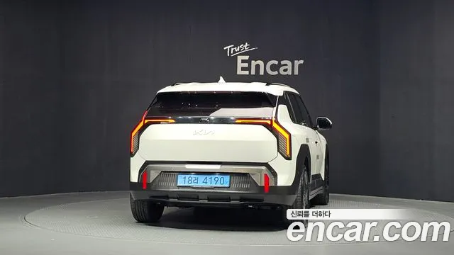 Kia EV3 — Фото автомобиля 4