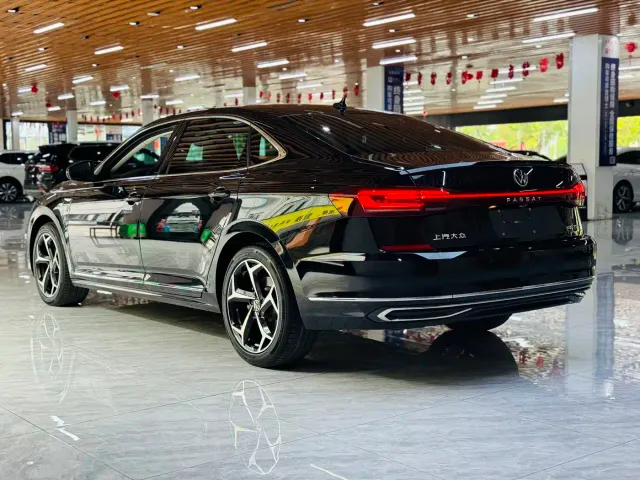 Volkswagen Passat — Фото автомобиля 18