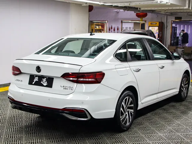 Volkswagen Lavida — Фото автомобиля 22