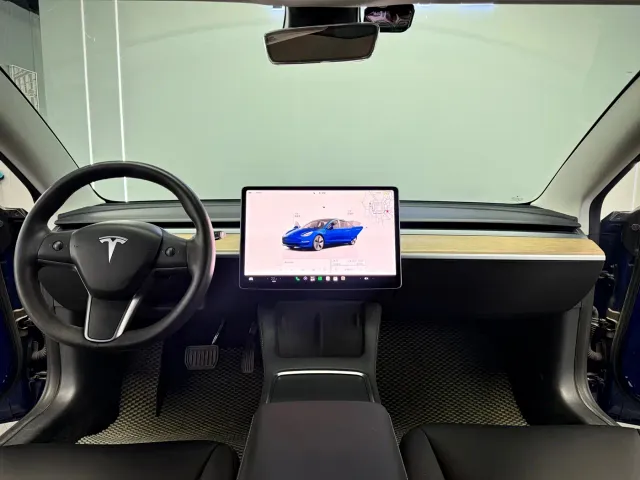 Tesla Model 3 — Фото автомобиля 16