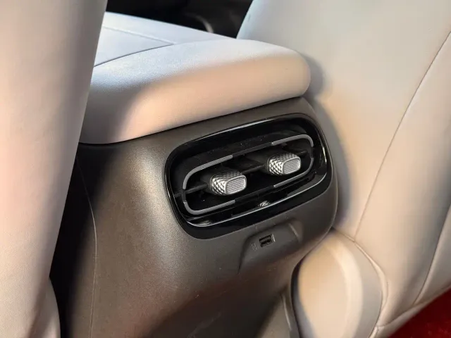GAC Aion UT — Фото автомобиля 21
