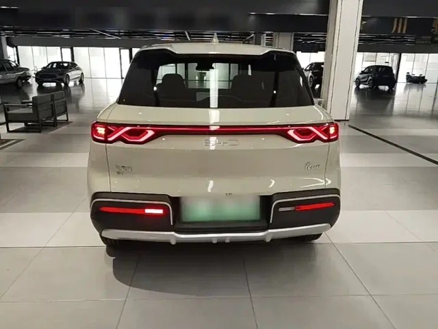 BYD Yuan UP — Фото автомобиля 3
