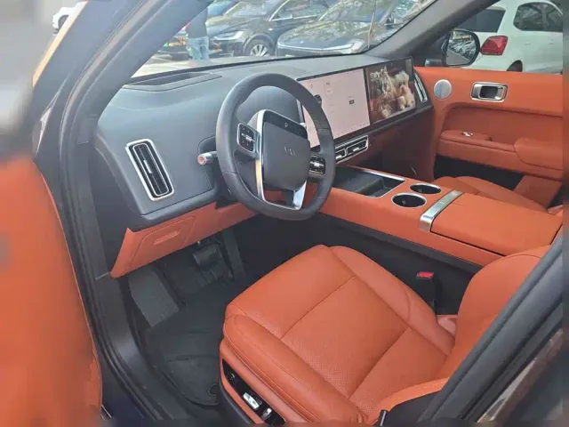 Li Auto L7 — Фото автомобиля 8