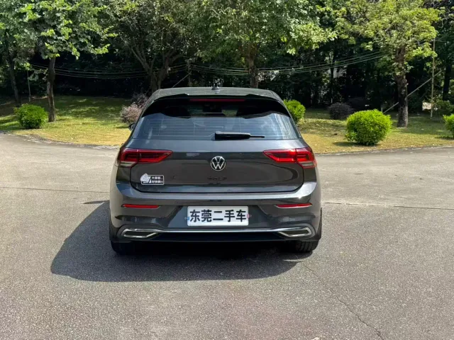 Volkswagen Golf — Фото автомобиля 14