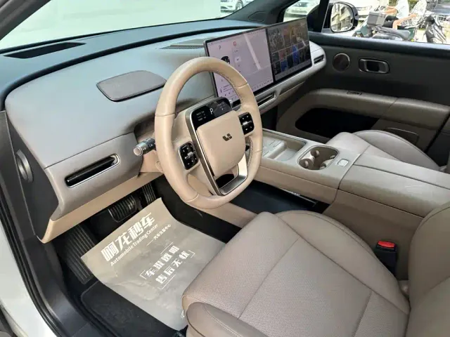 Li Auto Li Auto i6 2025 2WD Base Model — Фото автомобиля 8