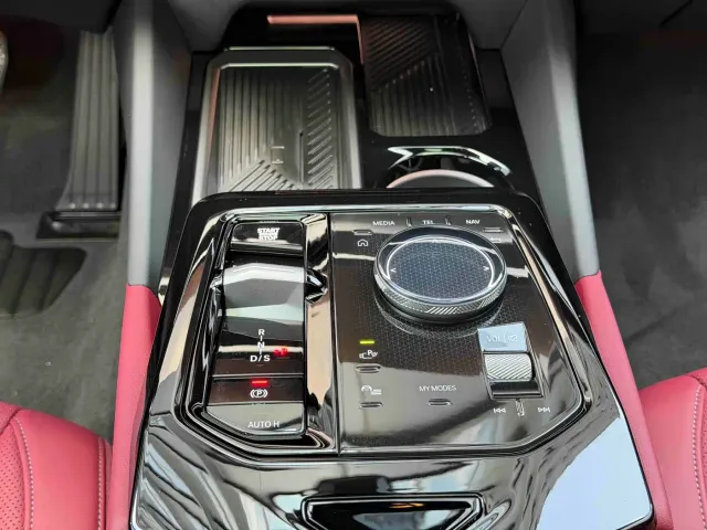 BMW 5 Series — Фото автомобиля 11