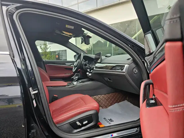 BMW 5 Series — Фото автомобиля 7