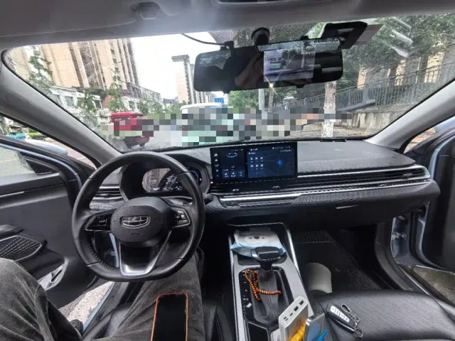 Geely Emgrand — Фото автомобиля 8