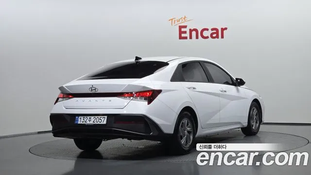 Hyundai Avante — Фото автомобиля 2