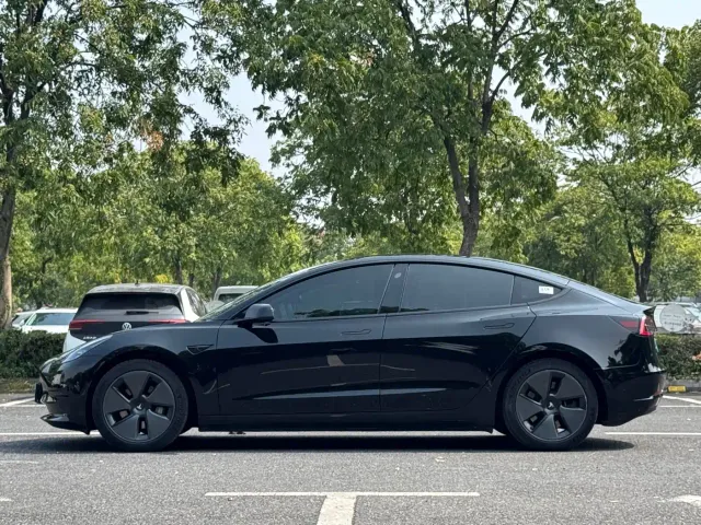 Tesla Model 3 2022 Model Rear-Wheel Drive Version — Фото автомобиля 3