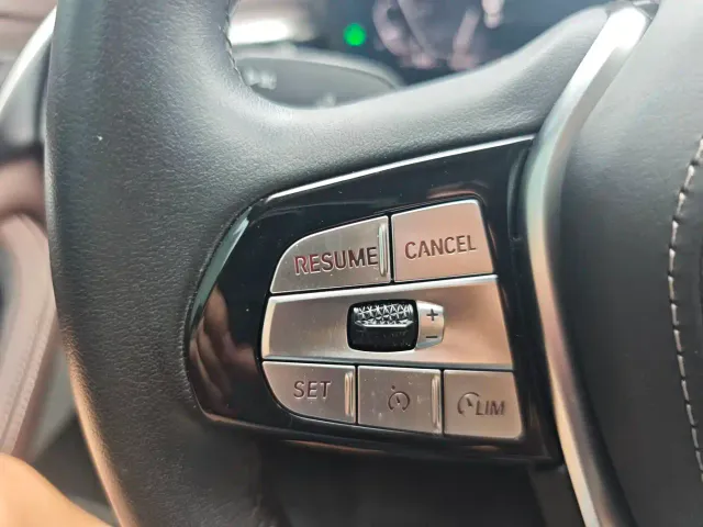 BMW 5 Series — Фото автомобиля 8