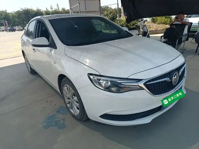 Buick Excelle — Фото автомобиля 3
