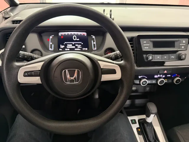 Honda Fit — Фото автомобиля 8