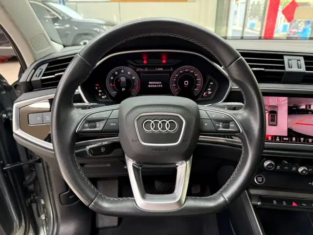 Audi Q3 — Фото автомобиля 11