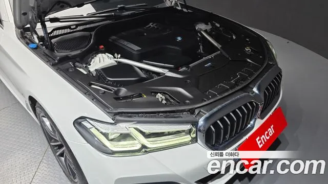 BMW 5 Series G30 — Фото автомобиля 9