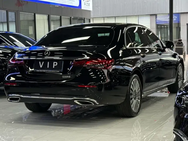Mercedes-Benz E-Class — Фото автомобиля 12