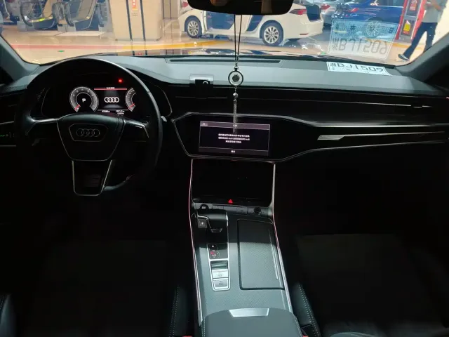 Audi A6L — Фото автомобиля 8
