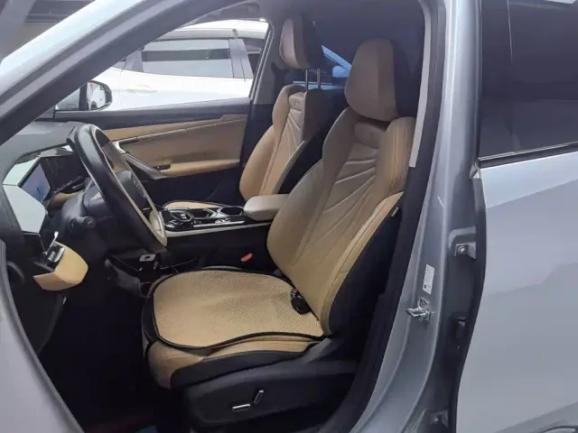 Geely Boyue L — Фото автомобиля 14