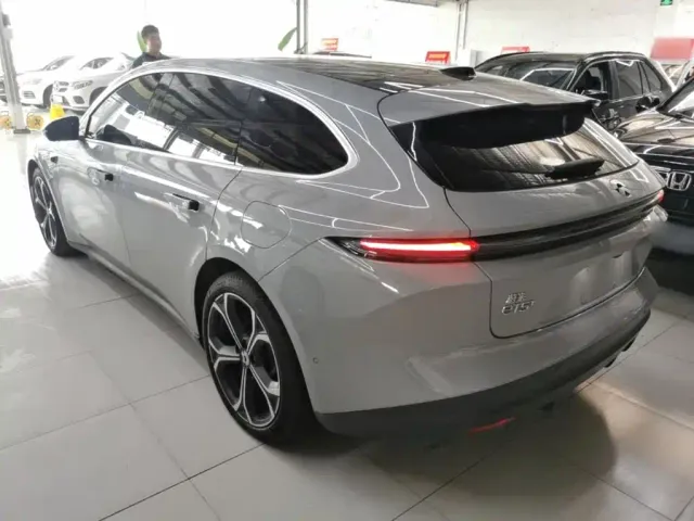 Nio ET5 Touring — Фото автомобиля 4