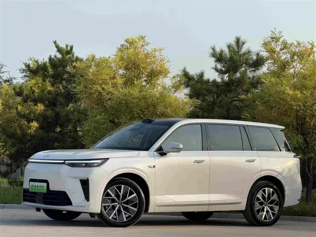 Фотография автомобиля — GAC Trumpchi Xiangwang S9