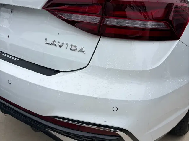 Volkswagen Lavida — Фото автомобиля 16