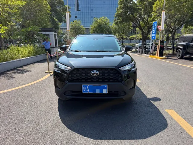 Toyota Corolla Cross — Фото автомобиля 2