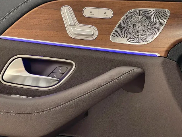 Mercedes-Benz GLS-Class — Фото автомобиля 12
