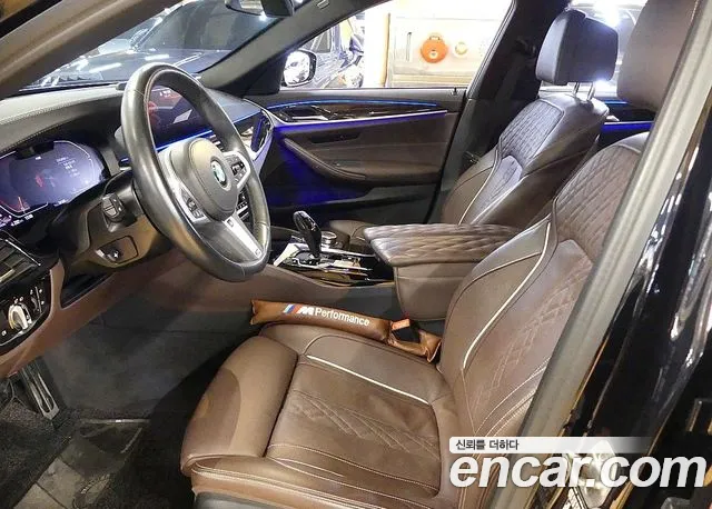 BMW 5 Series G30 — Фото автомобиля 10