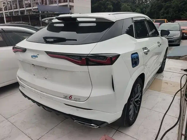 Changan Oshan Z6 EV — Фото автомобиля 4
